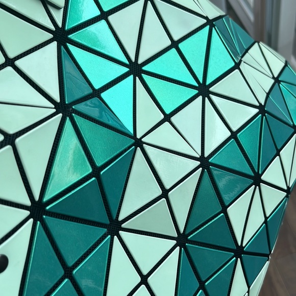 Issey Miyake limited Edition glow BAO BAO💥2X HP💥 - Picture 10 of 17